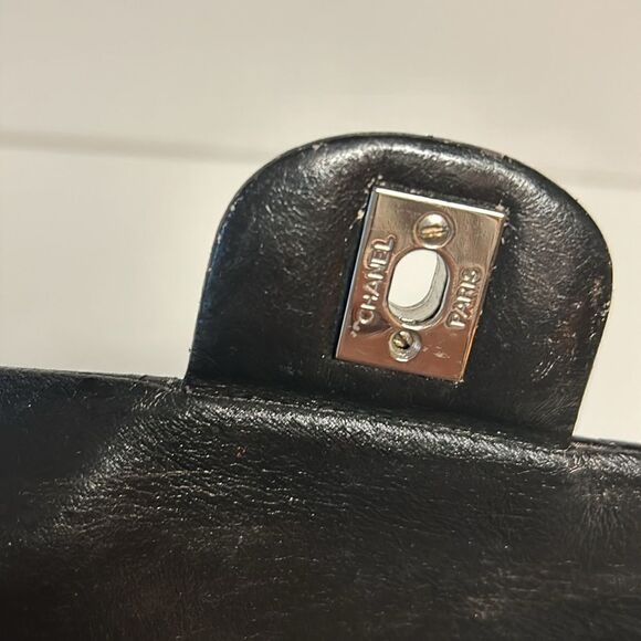 AUTHENTIC VINTAGE CHANEL BLACK LAMBSKIN SINGLE SILVER CHAIN FLAP BAG - Picture 6 of 10